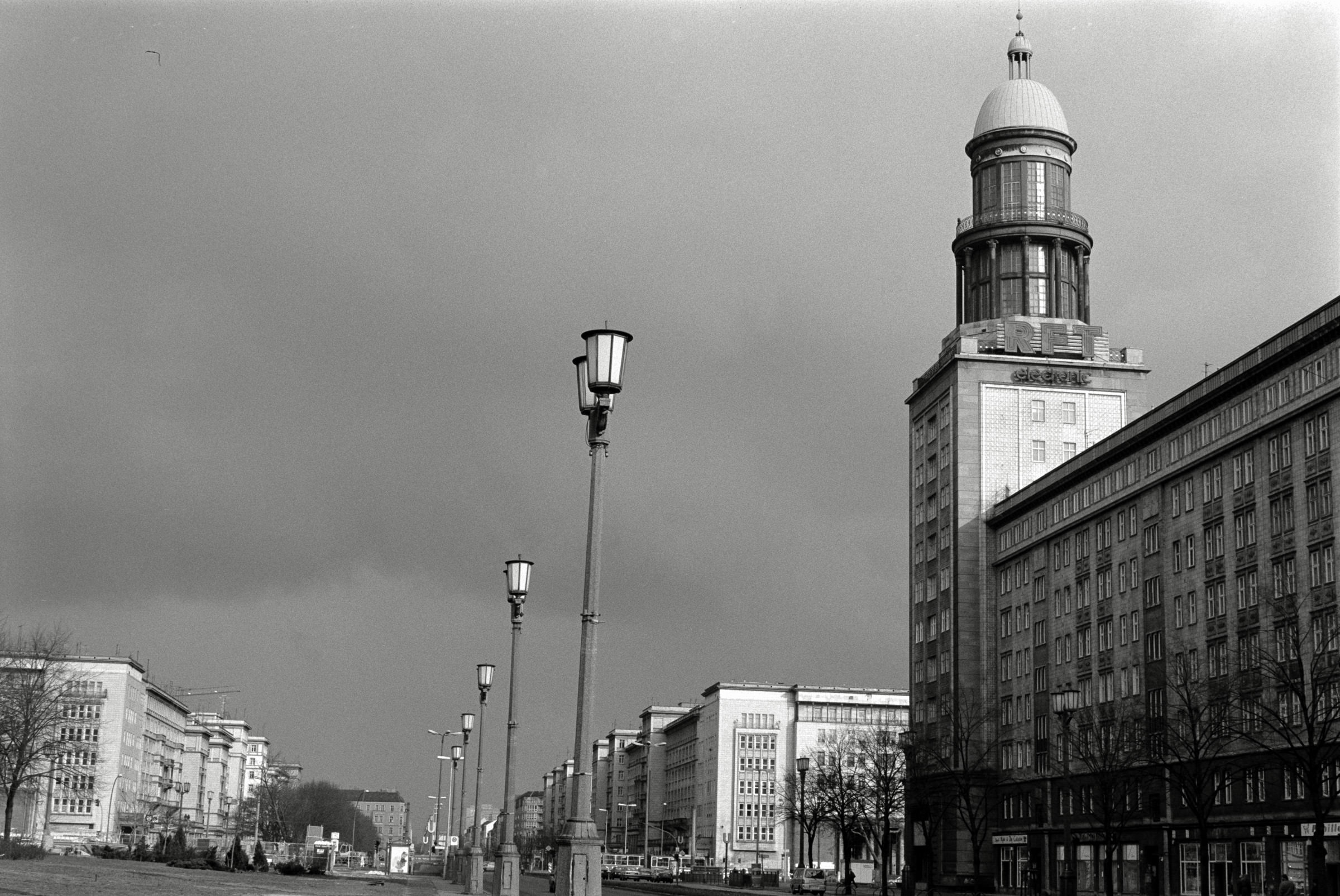 AHP F1993 03 005 sc240902 img19 NLP